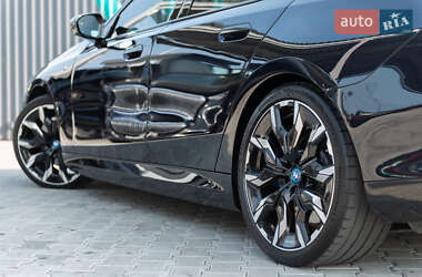 Седан BMW i5 2023 в 