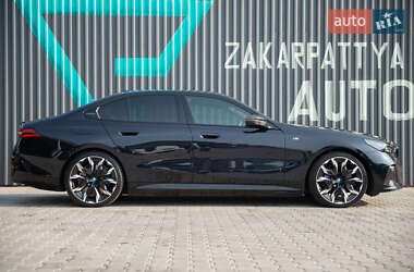 Седан BMW i5 2023 в 