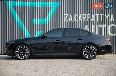 Седан BMW i5 2023 в 