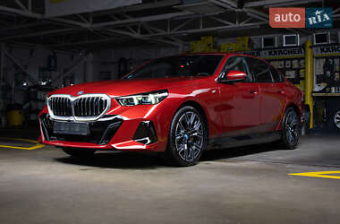 Седан BMW i5 2024 в Черновцах