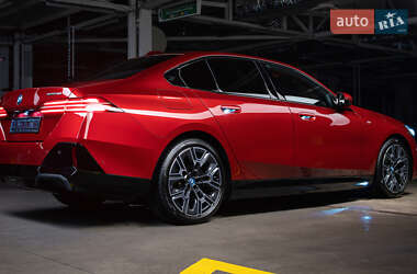 Седан BMW i5 2024 в Черновцах