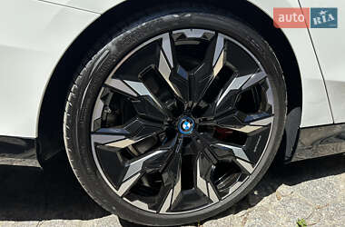 Седан BMW i5 2024 в 