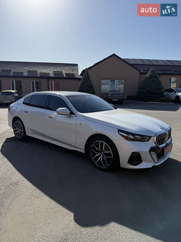 Седан BMW i5 2024 в Днепре