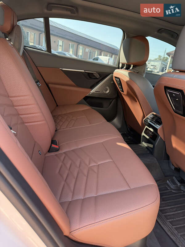 Седан BMW i5 2024 в Днепре