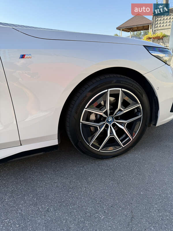 Седан BMW i5 2024 в Днепре