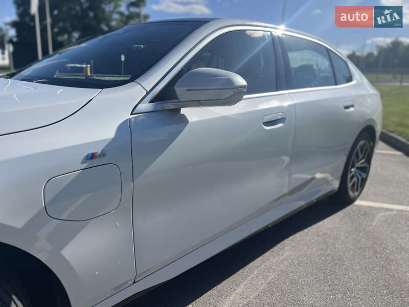 Седан BMW i5 2024 в Киеве