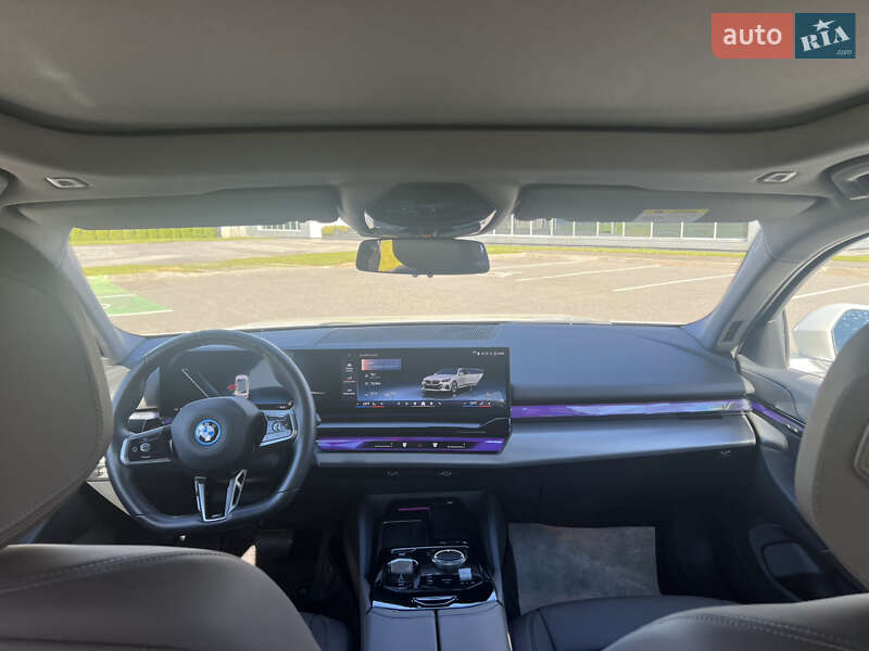 Седан BMW i5 2024 в Киеве