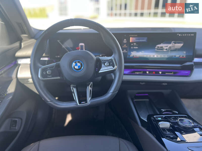 Седан BMW i5 2024 в Киеве