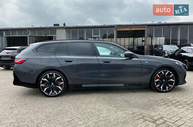 Универсал BMW i5 2025 в  фото 3 Универсал BMW i5 2025 в