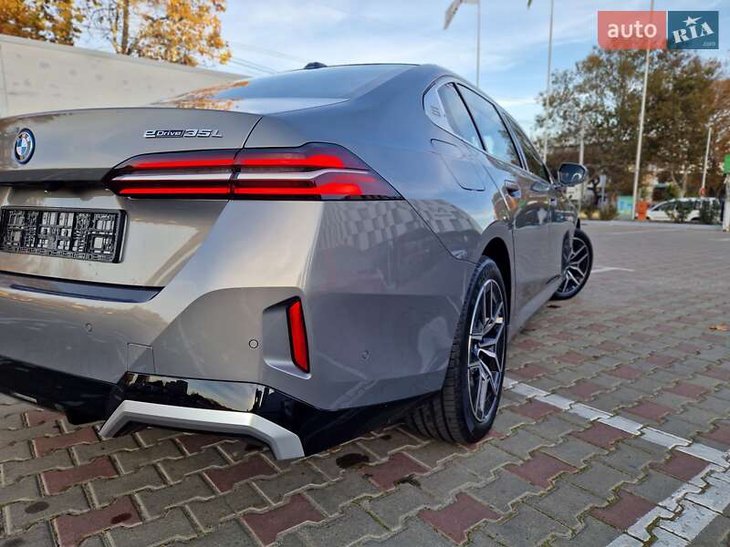 Седан BMW i5 2024 в Одессе