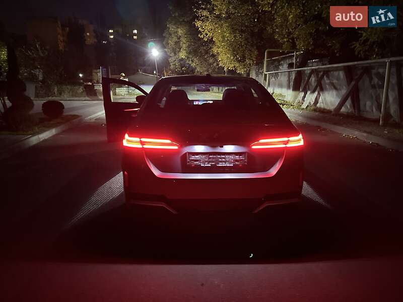 Седан BMW i5 2024 в Одессе