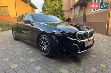 Седан BMW i5 2024 в Мукачево