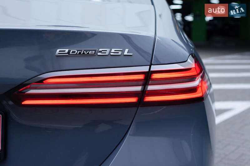 Седан BMW i5 2024 в Киеве