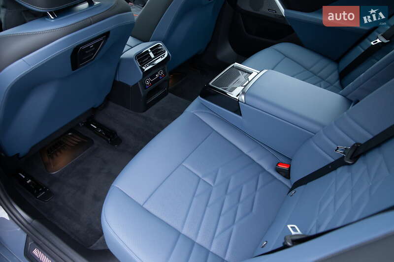 Седан BMW i5 2024 в Киеве