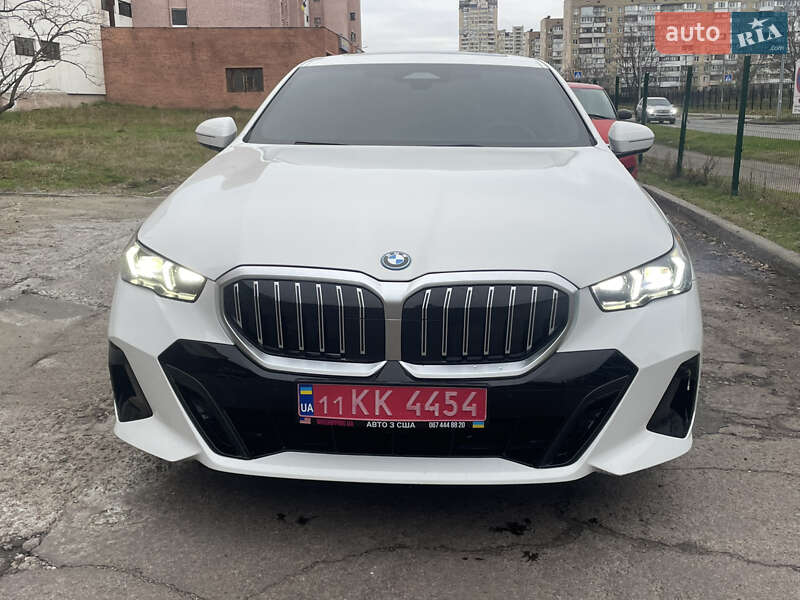 Седан BMW i5 2024 в Киеве фото Седан BMW i5 2024 в Киеве