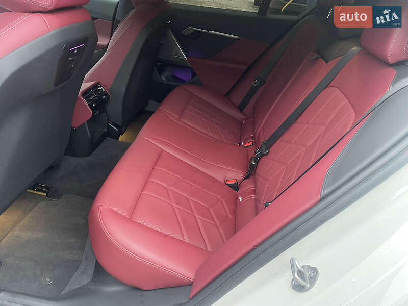 Седан BMW i5 2024 в Киеве фото 12 Седан BMW i5 2024 в Киеве