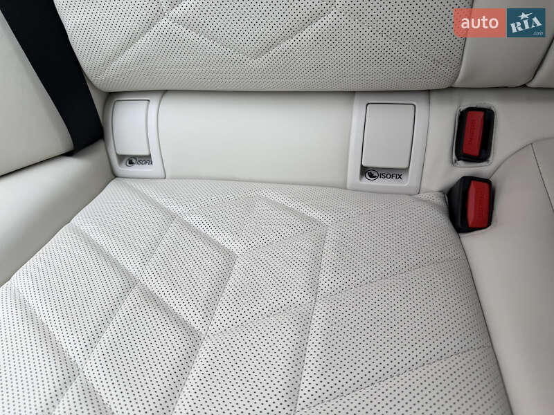 Седан BMW i5 2024 в Львове