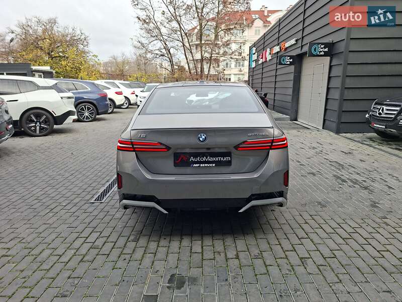 Седан BMW i5 2024 в Одесі