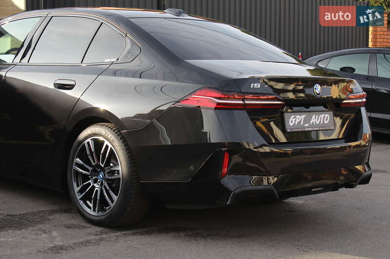 Седан BMW i5 2025 в Києві
