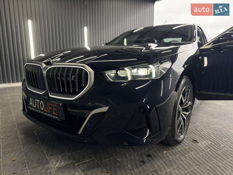 Седан BMW i5 2024 в Мукачево