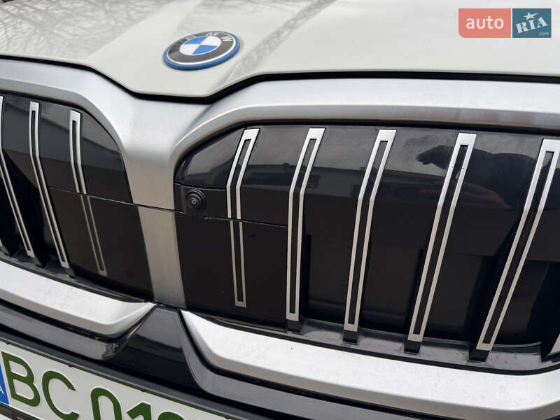 Седан BMW i5 2023 в Львове