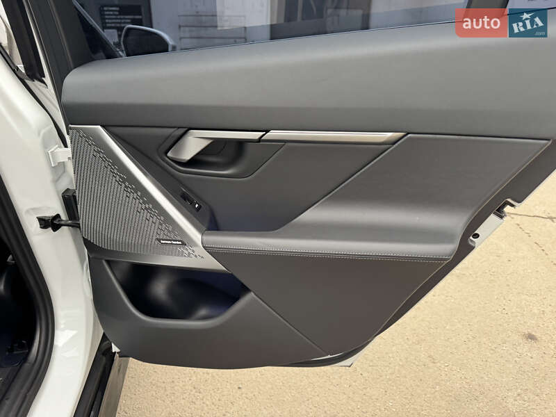 Седан BMW i5 2023 в Львове