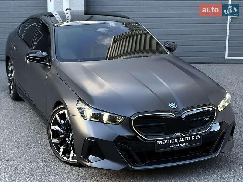 Седан BMW i5 2023 в Киеве