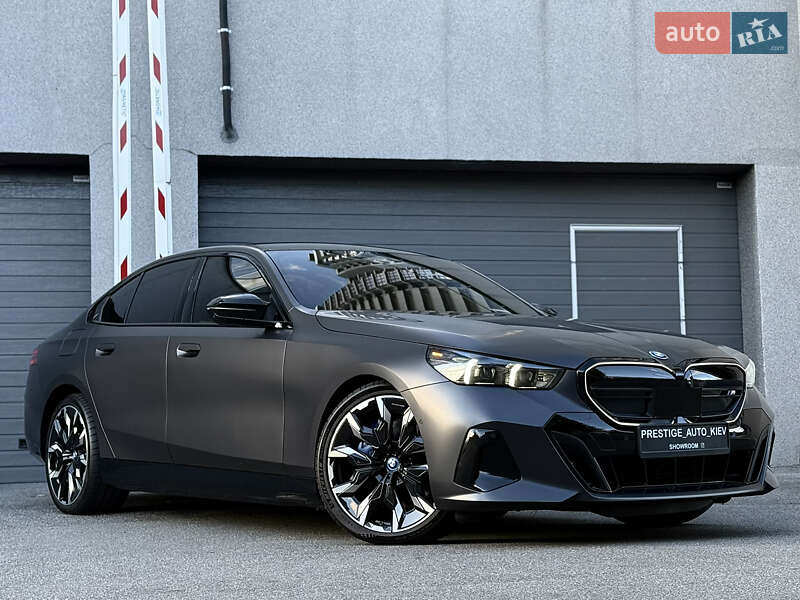 Седан BMW i5 2023 в Киеве