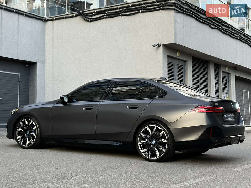 Седан BMW i5 2023 в Киеве