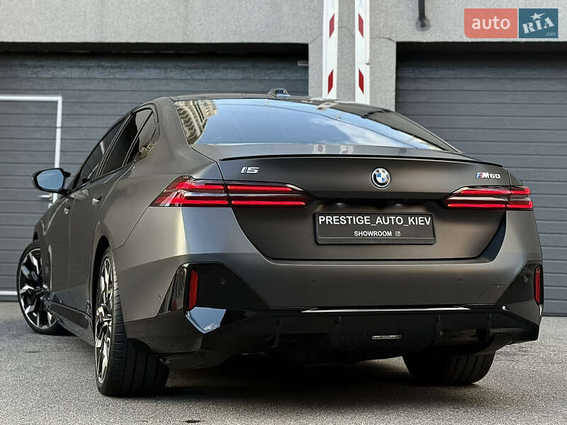 Седан BMW i5 2023 в Киеве