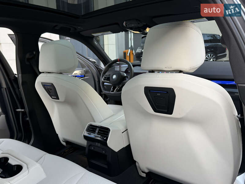 Седан BMW i5 2023 в Киеве