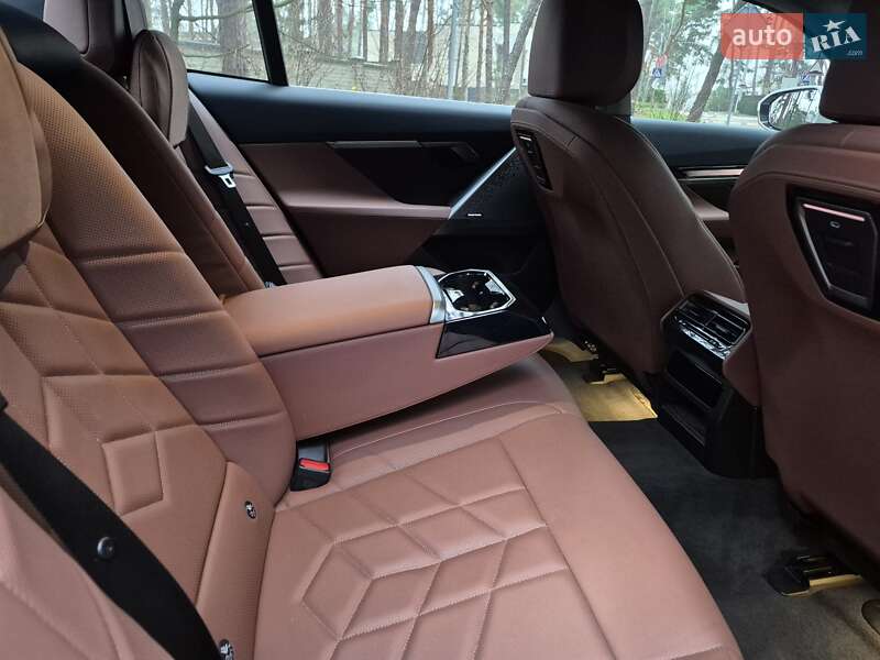 Седан BMW i5 2024 в Шевченково