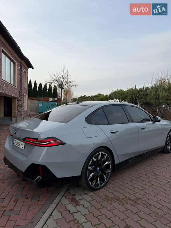 Седан BMW i5 2023 в Черновцах