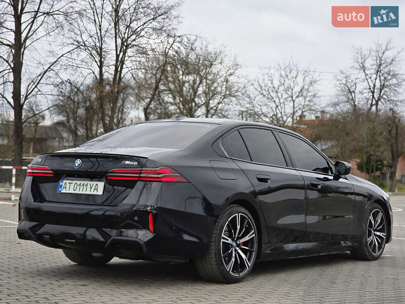 Седан BMW i5 2023 в Коломые