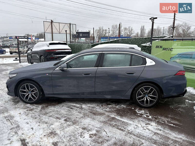 Седан BMW i5 2024 в Киеве