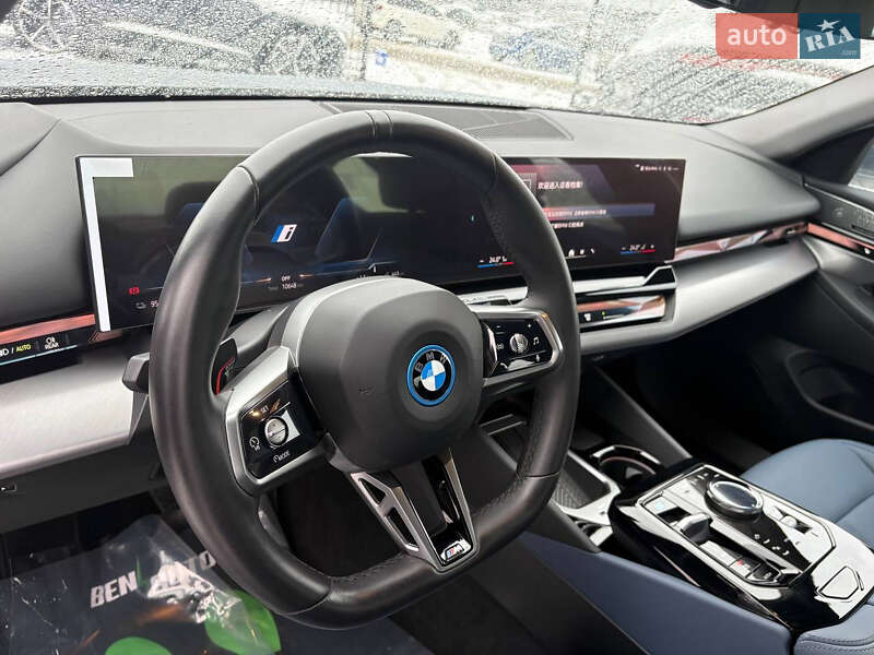 Седан BMW i5 2024 в Киеве