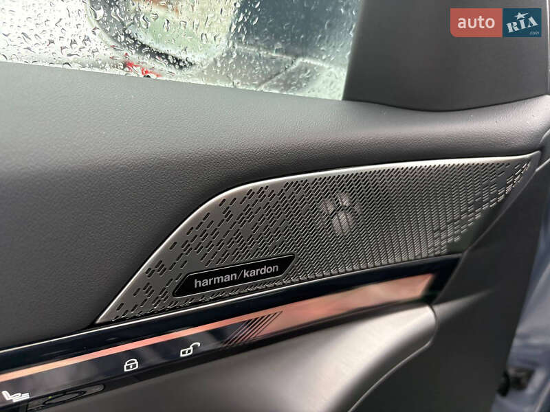 Седан BMW i5 2024 в Киеве