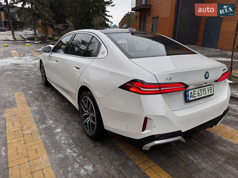 Седан BMW i5 2024 в Дніпрі