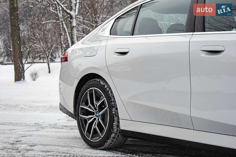 Седан BMW i5 2024 в Киеве