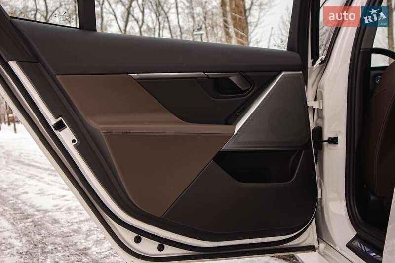 Седан BMW i5 2024 в Киеве