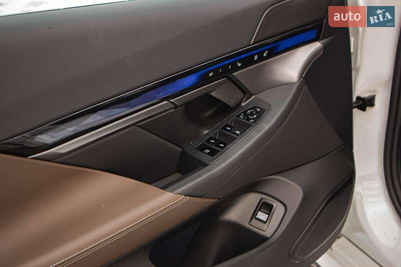 Седан BMW i5 2024 в Киеве