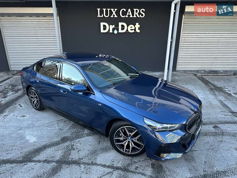 Седан BMW i5 2024 в Києві
