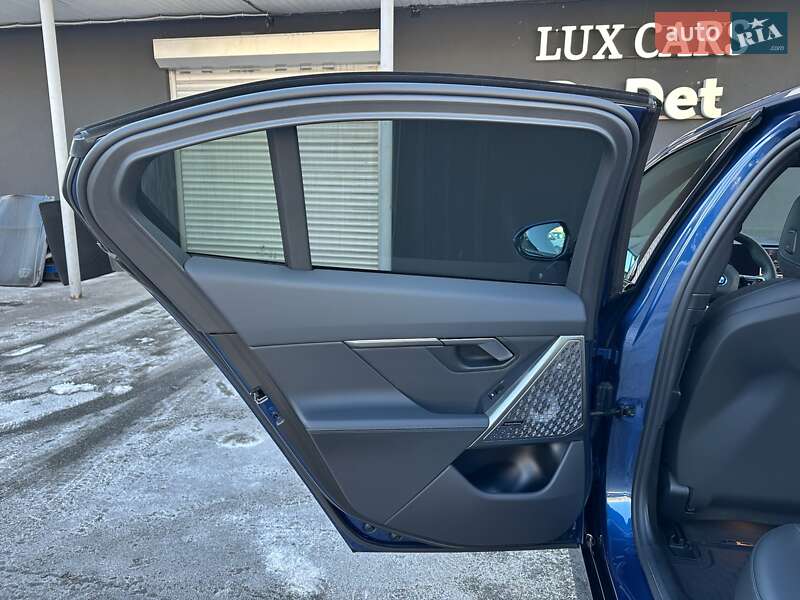 Седан BMW i5 2024 в Києві