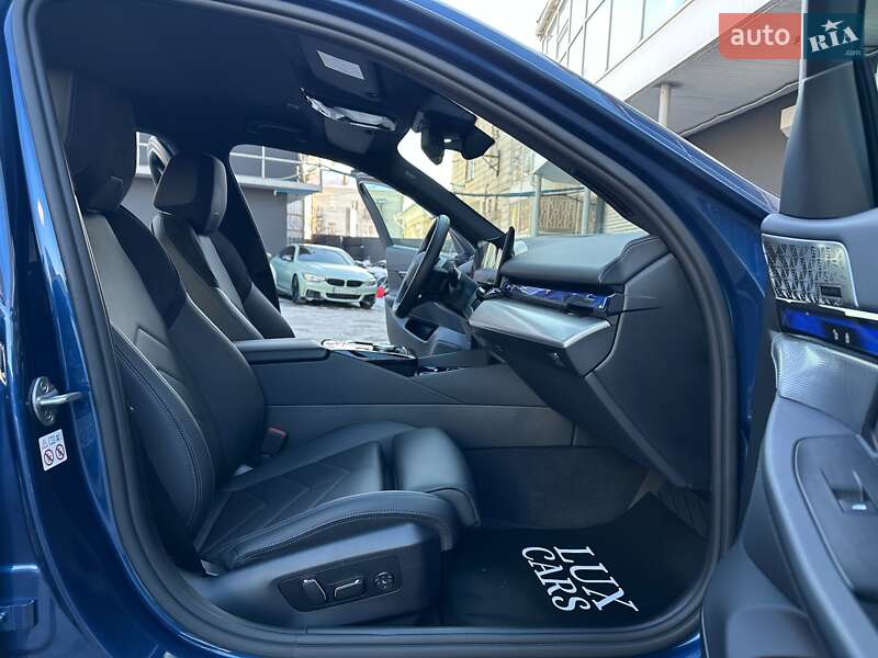 Седан BMW i5 2024 в Києві