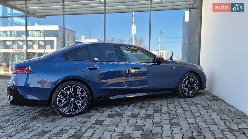 Седан BMW i5 2023 в Хмельницком