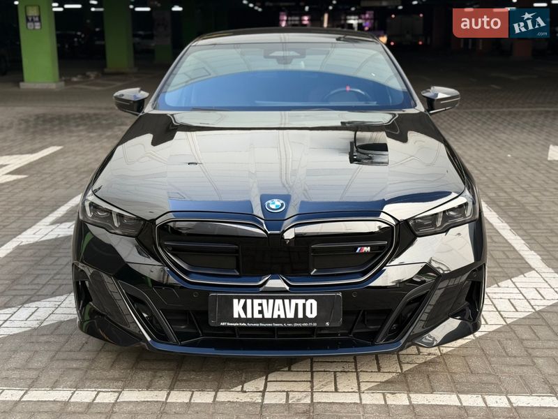 Седан BMW i5 2023 в Киеве