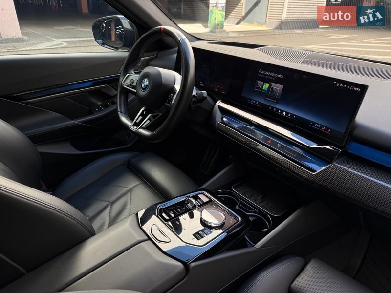 Седан BMW i5 2023 в Киеве