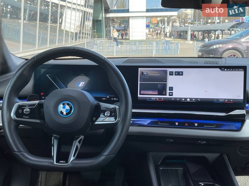 Седан BMW i5 2024 в Киеве