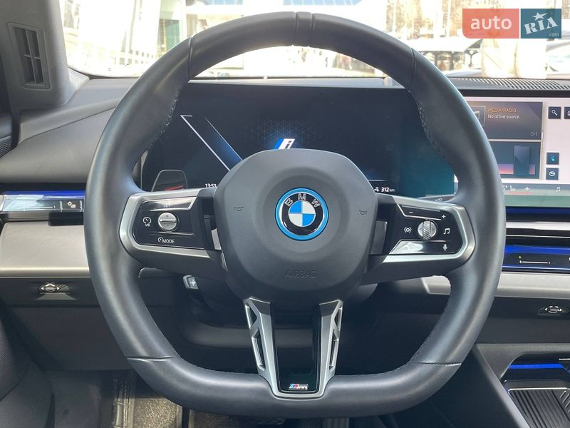Седан BMW i5 2024 в Киеве