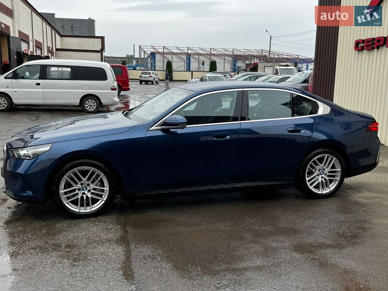 Седан BMW i5 2024 в Рівному